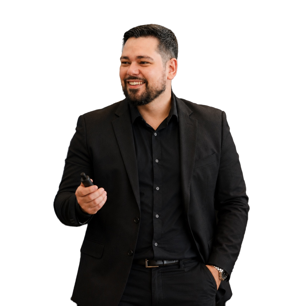 Guilherme Barboza conduzindo formação
